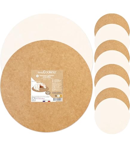 Eenvoudige Houten Taartstandaard Voor Een Casual Dessert Met Familiekeukengebrui Eenvoudige Houten Taartstandaard Voor Een Casual Dessert Met Familiekeukengebrui