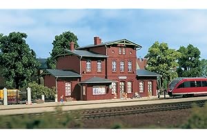 Auhagen GmbH 11381 Railway Station Krakow, bunt, M