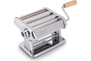 Imperia Titania. Machine à pâtes avec coupes intégrées. Fabriqué en Italie. Machine à pâtes fraîches en acier. Laminoir manuel avec manivelle. Crée une feuille pour lasagnes, tagliolini, fettuccine.