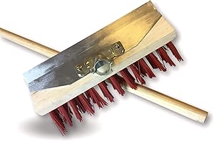 Balai de cantonnier avec racloir métallique | Longueur 32 cm | Piste Extérieur | Garnissage PVC Rouge | Semelle Bois | Douille métal boulonnée Ø 28 mm | Manche Bois 1,40 m | Kibros 2630BRMb