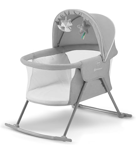 Produktbild von FANTASK 4 In 1 Babybett, Grau Spielbogen & Spieluhr, Stubenwagen Mit Rollen, Tragetasche, Tragbares Beistellbett Reisebett Mit Faltbaren Matratze, Wickeltisch, Baldachin, Für Baby Bis 36 Monaten