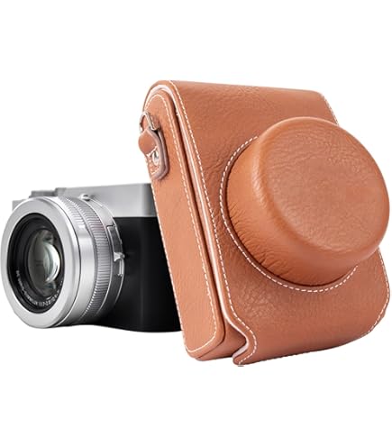 Custodia Mezza Copertura MegaGear In Vera Pelle Per Leica D-Lux 7 - Design Ever Ready, Protezione Totale