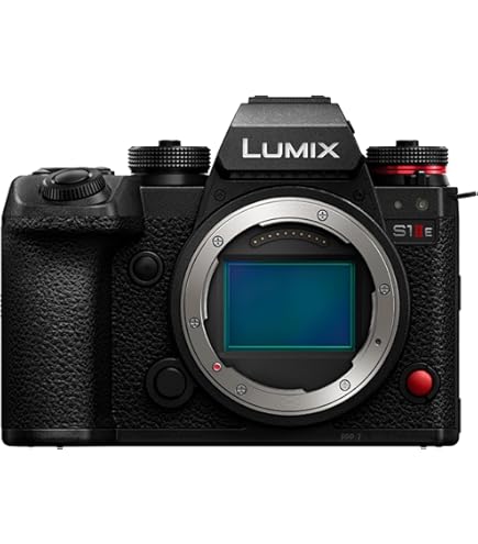 Panasonic LUMIX DC-S1RM2ME, Full Frame Spiegelloze Camera, 44MP, 8K Video, Active IS, 4:2:2 10-bit, 4K 120p, 60p & 6K 30p Open Gate, L-Mount, met 24-105mm Lens F4, Zwart