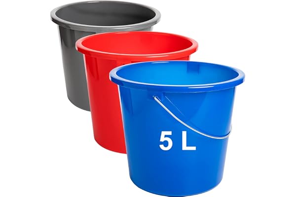 Sustania Uppsättning med 3 rengöringshinkar 5 l med mätskala – hushållshinkar av plast i blått, rött och mörkgrå – Tillverkad i EU, livsmedelssäker