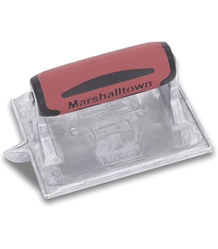 Truelle De Bordure Marshalltown Acier Bleu Manche Durasoft – Rayon 10 Mm, Lèvre 13 Mm, 152x102 Mm Pour Finition Béton Parfaite