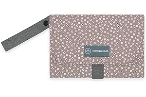 emma & noah Wickelunterlage für Unterwegs, 82x52 cm (gefaltet 25x18 cm), Abwaschbar, Wickeltasche mit Windeltasche für den Kinderwagen, Organizer für Windeln und Feuchttücher (Blume Berry)