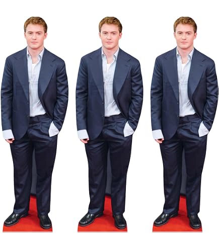Silhouette A Grandezza Naturale Di Ryan Gosling In Abito Borgogna – Sagoma Di Cartone Per Feste E Collezionisti - 5