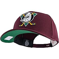 Boné Ajustável Mighty Ducks - 100% Algodão Com Logo Bordado