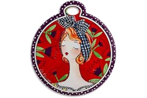 Egan Sottopentola Collezione Le pupazze. Oggetto Realizzato in Ceramica Smaltata di Colore Rosso. Dimensione: 16x18 cm. La referenza è PU25T/S