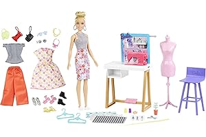 Barbie-Playset Atelier con Bambola Stilista, Outfit alla Moda, Scarpe, Kit da Cucito, manichino e Accessori ala Moda per Creare Vestiti, Giocattolo Bambini 3+ Anni, HDY90 [Esclusivo Amazon]