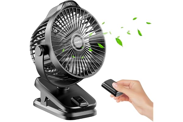 8000mAh Uppladdningsbar USB skrivbordsfläkt Clip Fan med fjärrkontroll och LED-display, 5 hastigheter 360° Rotation, bärbar liten batterifan, ultraljudlig mini fläkt för hemmabyrå, camping, barnvagn
