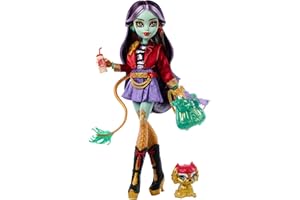 Monster High-Puppe Jinafire Long, Drachenmädchen mit Haustierhund Cloudy Yun Yun“ und 7 Accessoires wie einem Zeichen-Pad, einem Joghurt-Getränk, einem Rucksack und vielem mehr, HYV58