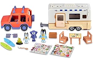 Bluey - Set Family Cruiser + Campervan, Playset Conjunto de Coche de la Familia Caravana de Vacaciones, con 3 Figuras, 10 Accesorios y Pegatinas Decorativas, 3 años Famosa (BLY53000)