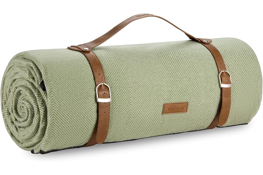 VonShef Picnic Blanket, Green Herringbone Extra Large Outdoor Rug with Waterproof Backing, 10 Person Weatherproof Picnic Mat with Faux Leather Handle, Water Resistant Camping Accessories, 200x300cm