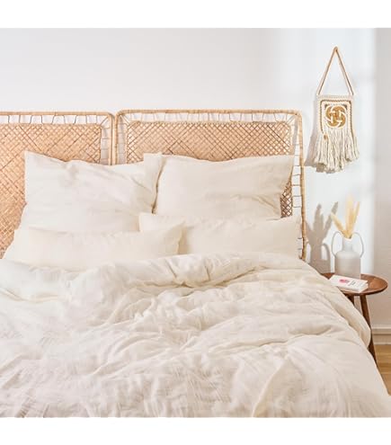 Homescapes Bed Linen Set 2 Piece Duvet Cover 135 x 200 cm with Pillowcases 48 x 74 cm Grey Silver Grey 100% Pure Egyptian Cotton 200 Thread Count Percale Bed Linen