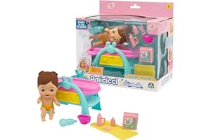CICCIOBELLO Amicicci Nursery Time Pipì, Playset con Bambolina Piccola Ciccioheidi, Giochi Bambini 3 Anni, con Funzione Pipì e Accessori per il Cambio Pannolino, Inclusi 2 Pannolini, 1 Biberon, 1 Asciugamano