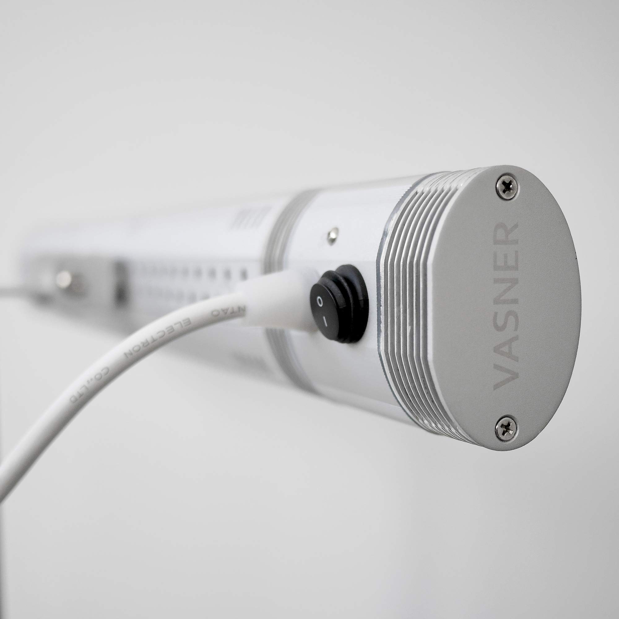 VASNER SlimLine X20 – Infrarotstrahler im Slim-Design 2000 Watt Outdoor Heizstrahler elektrischer Terrassenstrahler mit 5 Heizstufen & Fernbedienung ideal für Terrasse & Außenbereich (Silber) – Bild 5