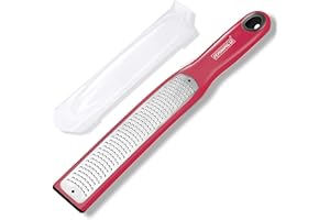 Grattugia Manuale, Raniaco Zester Limone Grattugia Formaggio per Frutta Zenzero Aglio Noce Moscata Agrumi Arancia Cioccolato Verdura, Acciaio Inossidabile con Coperchio di Protezione (Rosso)