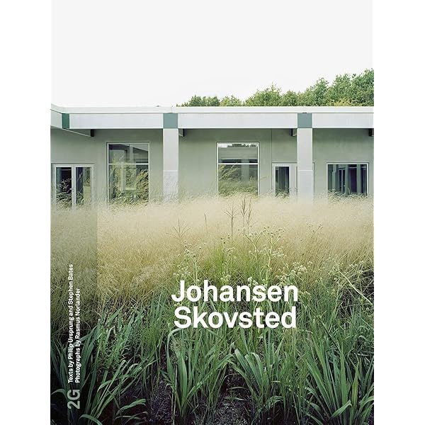 2G 83: Smiljan Radic: No. 83. International Architecture