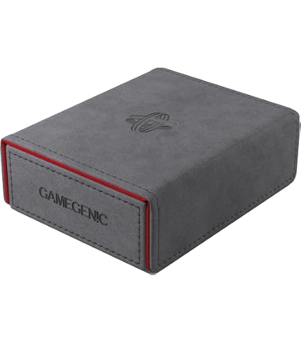 Gamegenic Card's Lair Pro 1000+ Édition Modifiée - Rangement Multifonctionnel Officiel Pour JCC Altered, Plus De 1000 Cartes, Tapis De Jeu Et Accessoires