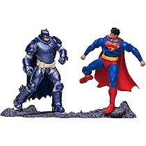 Action Figure Superman Dark Knight Returns McFarlane - 7 Pollici, 22 Parti Mobili, Con Carta Da Collezione