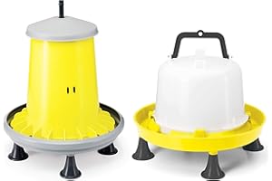 Zootec Mangiatoia per Galline, antispreco, Asta Regolazione del mangime, Coperchio e Piedini. capacità 5 kg. + Abbeveratoio per Galline a sifone in plastica con Manico e Piedini. capacità 5 Litri.