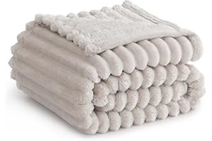 ‎RUIKASI RUIKASI Kuscheldecke Flauschig Decke Beige - 150x200cm Fleecedecke Sofadecke Couchdecke für Wohnzimmer Deko Tagesdecke Blanket, Weiche Wolldecke Warme Korddecke als Wohn- & Kuscheldecken