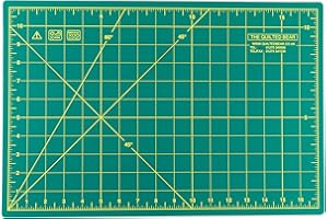 The Quilted Bear Tapis de coupe A3 - Tapis de couture et de quilting de qualité supérieure à cinq couches, autoguérissant, 12" x 18" (A3) avec marquage des angles à 60 et 45 degrés (Vert)