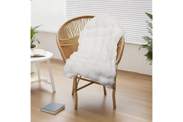 Votoko Faux konstpälsmatta, oregelbunden, kaninpäls, matta, lång lugg, 50 x 80 cm, tvättbar och halkfri, bekväm och mycket tät, fluffig matta för sänglöpare, soffa och stolsdyna