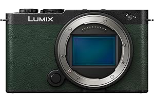 Panasonic Lumix DC-S9E-G Videocamera mirrorless Full Frame Open Gate per vlogging, 24,2 MP, video 6K/4K, PDAF 779 punti, stabilizzazione immagine, schermo angolo libero, WiFi 5Ghz, Verde Oliva