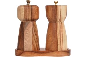 DeroTeno Set macina sale e pepe con vassoio, macina sale regolabile in ceramica, macina sale in acciaio inox, macinapepe in legno di acacia, altezza 14 cm, diametro inferiore 6 cm (vassoio incluso)
