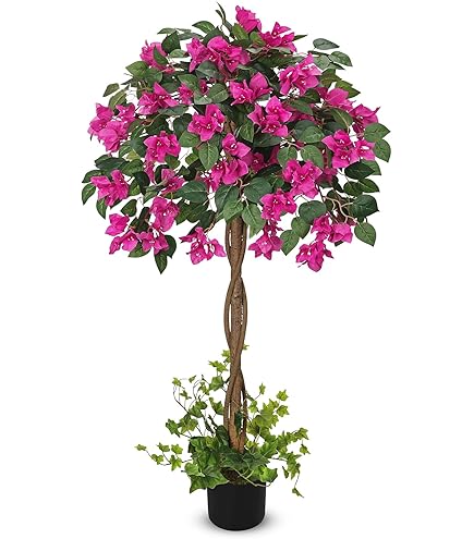 Witte Engel Op Een Hart In Een Boeket Van Kunstbloemen In Een Mand Rieten Latten Kunstmatige Roze Gele Spotty Bloemen 149805629