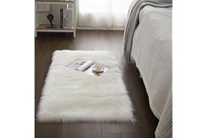 CUMAY Dywan - sztuczne owcze futro, przyjemne, miękkie, długie runo - dywanik przed łóżko, tapczan, do salonu, mata na sofę (kolor: biały, 70 x 135 cm)