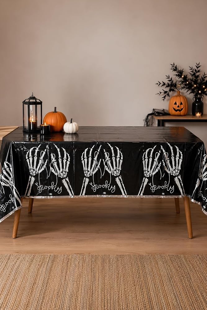 Halloween Cadılar Bayramı İskelet El Desenli Siyah Masa Örtüsü 137 x 183 cm