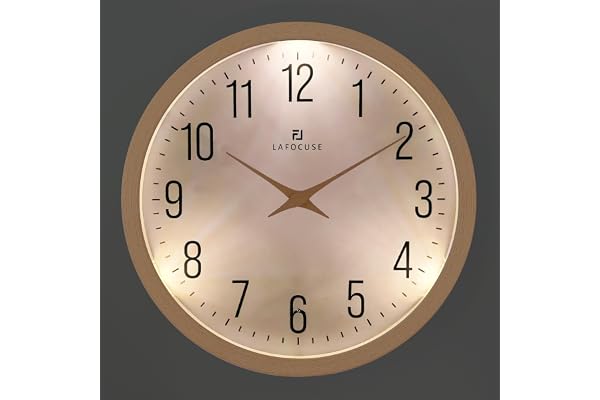 Lafocuse lyser i den mörka väggklockan beige, 30 cm moderna tysta upplysta väggklockor lysande 5 AA batteridrivna för sovrum