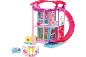 Barbie - La Casa dei Giochi di Chelsea, playset con 2 cuccioli, mobili e tanti accessori, casa delle bambole con ascensore, piscina, vasca di palline e scivolo, giocattolo per bambini, 3+ anni, HHX44