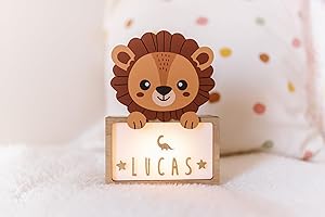 WONDEE Lampada Personalizzata Con Nome - Luce Notturna Bambini Leone, Regalo Neonato Maschio e Femmina, Regalo Battesimo Bimbo e Bimba, Regali Personalizzati Bambino e Bambina (include cavo USB C)