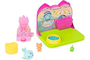 DREAMWORKS GABBY'S DOLLHOUSE Gabby et la Maison Magique - Gabby Dollhouse - Playset Deluxe Carnaval - 1 Figurine + Accessoires - Pièce Pour Maison de Poupée - Dessin Animé Gabby Et La Maison Magique - Jouet Enfant 3 Ans et +