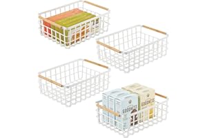 mDesign Set da 4 grandi cestini portaoggetti in filo metallo – Porta oggetti aperto adatto per cucina, bagno, ufficio, lavanderia – Pratico organizer multiuso con maniglie in bambù – bianco opaco