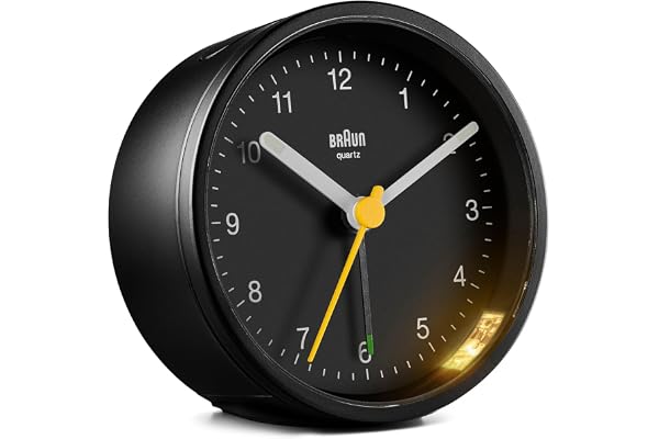 Braun klassisk analog väckarklocka med snooze och ljus, tyst kvartsrörelse, Crescendo piplarm i svart, modell BC12B.