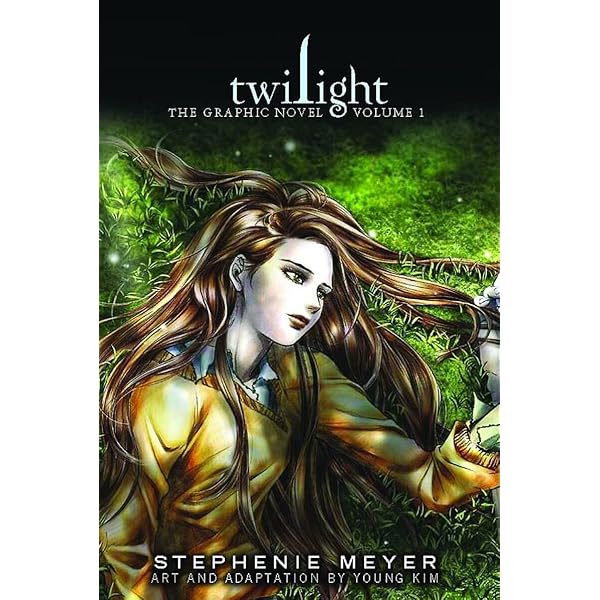 Buy New Moon: The Graphic Novel, Volume 1 Book Online at Low