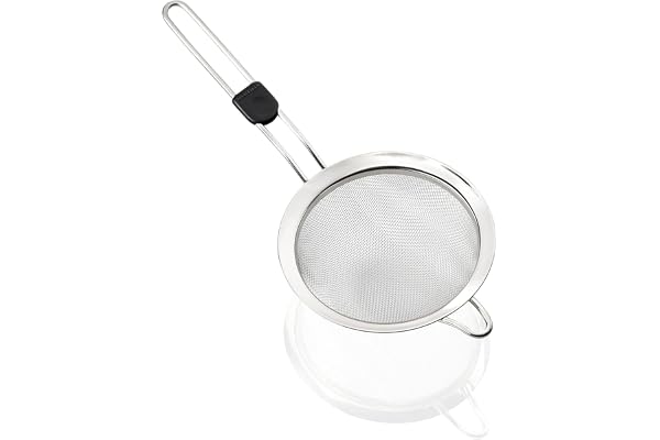 Leifheit Passoire de cuisine ProLine, ø 16 cm, Passoire fine en acier inoxydable de Excellente qualité, Écumoire inox avec œillet de suspension et manche avec empiècement pour le pouce