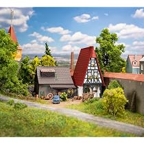 FALLER Kit De Modélisme 232169 Maison De Ville Médiévale Tardive - Multicolore Colombage Maison Faller