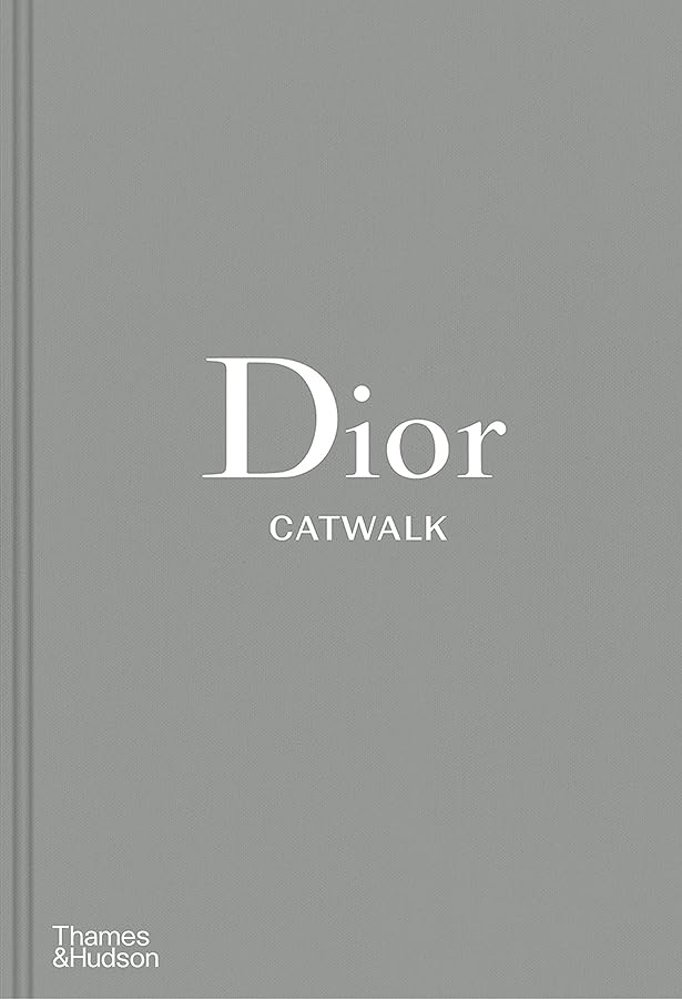 Christian Dior English : CULLEN ORIOLE: Amazon.com.be: Books