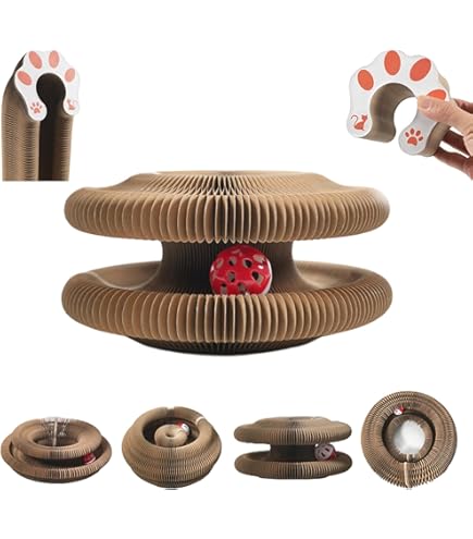 Un Griffoir Avec Balles Pour Jouet Pour Chat