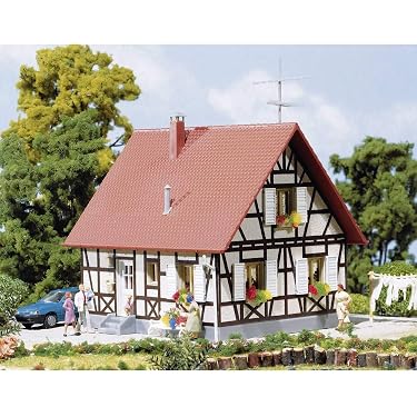 Faller - F130345 - Model Making - Service Station