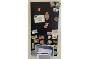 ‎KAROFOILFIX KaRoFoilFIX Selbstklebende und magnetische Folie in Verschiedene Größen | Kreidetafel | Farbe: Schwarz | inkl.Kreidestift | Kreidetafel | Wandfolie (60x100cm)