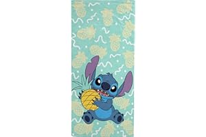 Jay Franco Serviette Enfant Disney Lilo et Stitch - pour Le Bain, la Plage et la Piscine - 100% Coton, 71 x 147 cm - Serviette de Plage Fille ou garçon Stitch Tenant Un Ananas