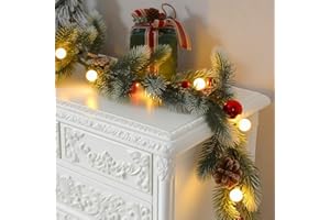 Quntis Weihnachtsgirlande mit Beleuchtung 20 Kugel Lichterkette 175cm Tannengirlande mit Timer 8Modi Tannenzweige Girlande Weihnachten mit Rote Beeren Tannenzapfen Glöckchen für Weihnachtsdeko