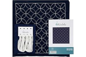 DELICATELA Sashiko Kit de broderie japonaise avec fil naturel spécial, aiguille longue, instructions de broderie (français non garanti), Motif 7 trésors pré-imprimé 30 x 30 cm sur Tissu Bleu indigo 68 x 34 cm